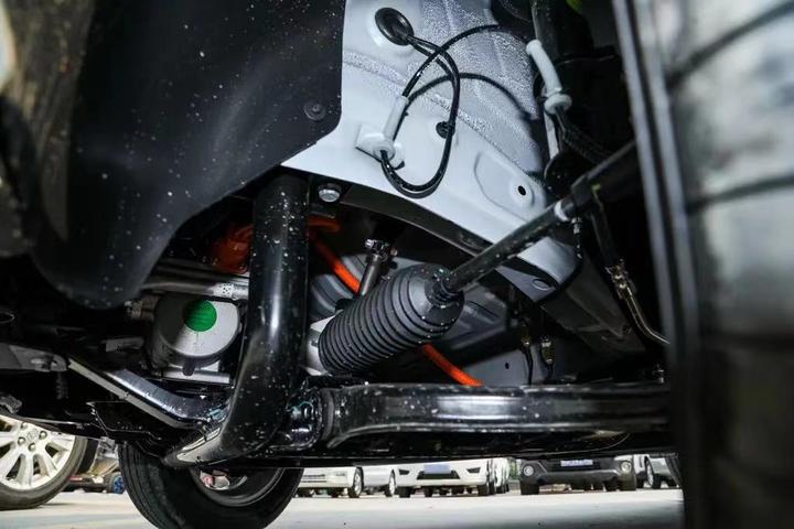 五菱宏光miniev换门多少钱,五菱宏光miniev更换中控