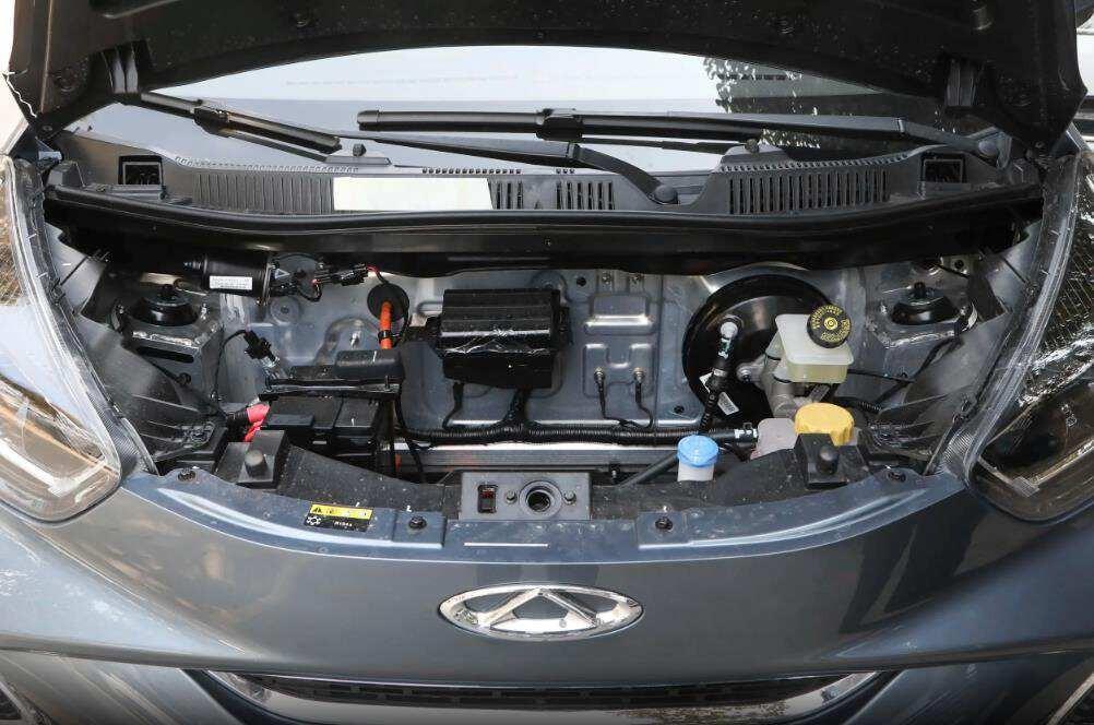 五菱airev晴空对比熊猫mini,奇瑞小蚂蚁对比五菱ev