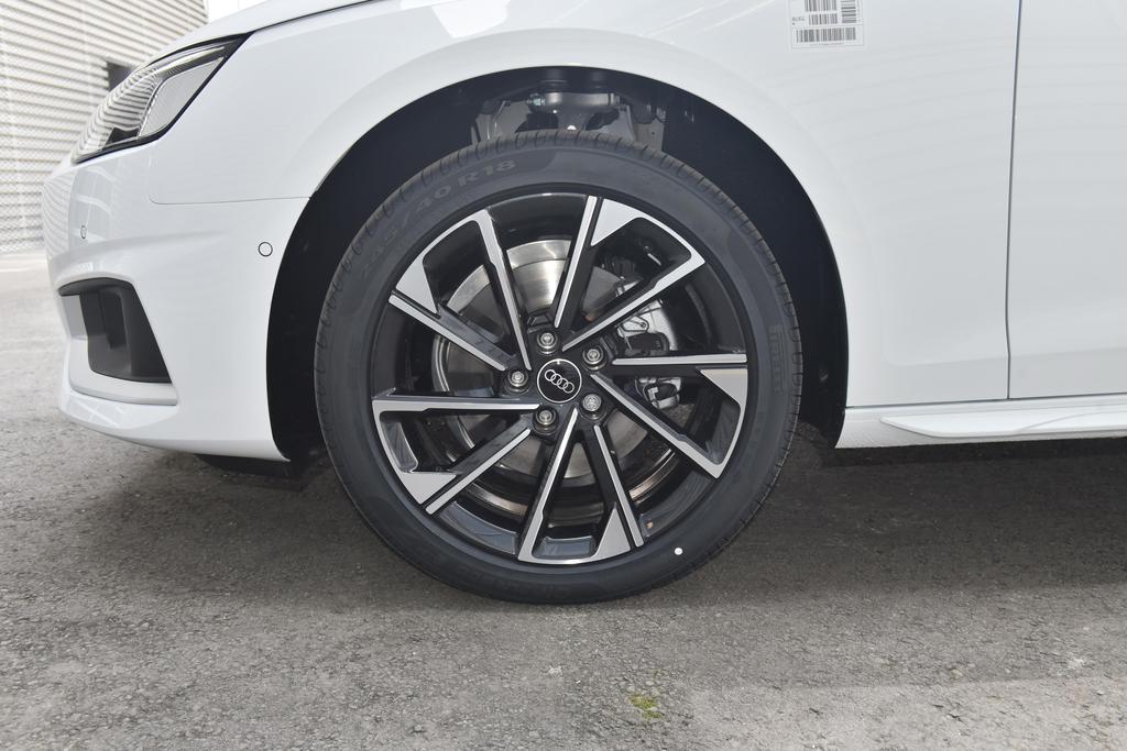 奥迪a4l,奥迪a4l40时尚动感型