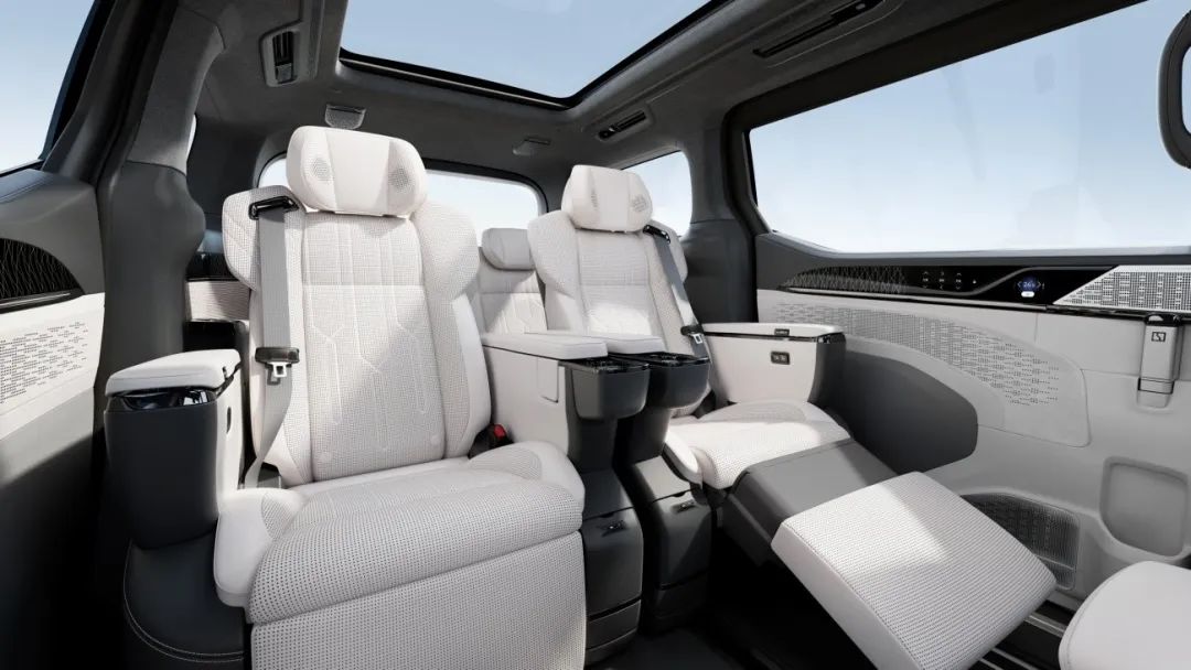 极氪009老款新款对比,极氪009顶配测评