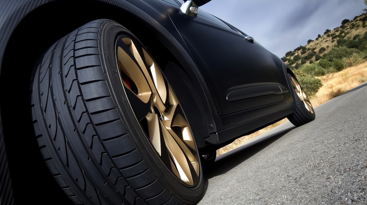 到底是防爆胎好还是普通的好,又臭又硬的防爆胎