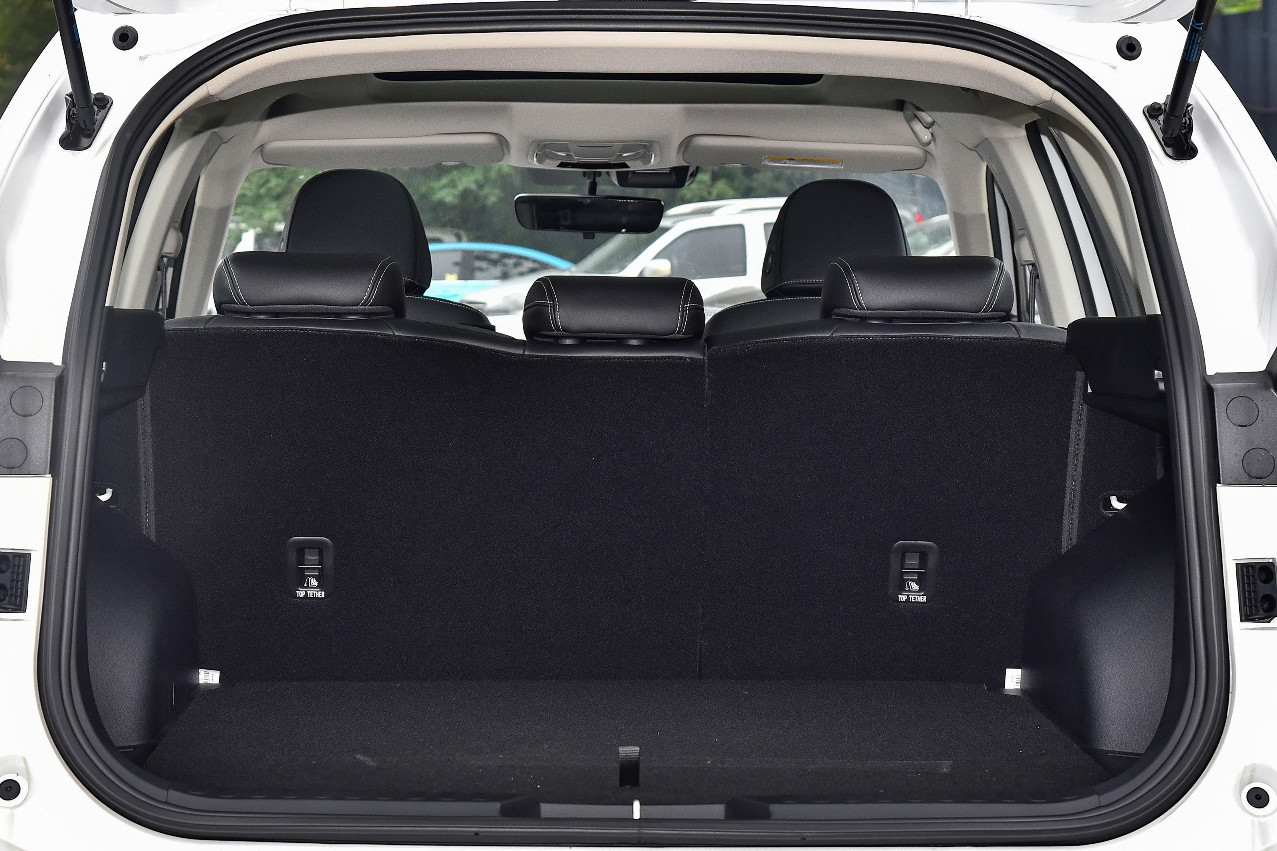 哈弗h6国潮版和h6第三代哪个好,哈弗h6第三代和吉利星越该选哪个