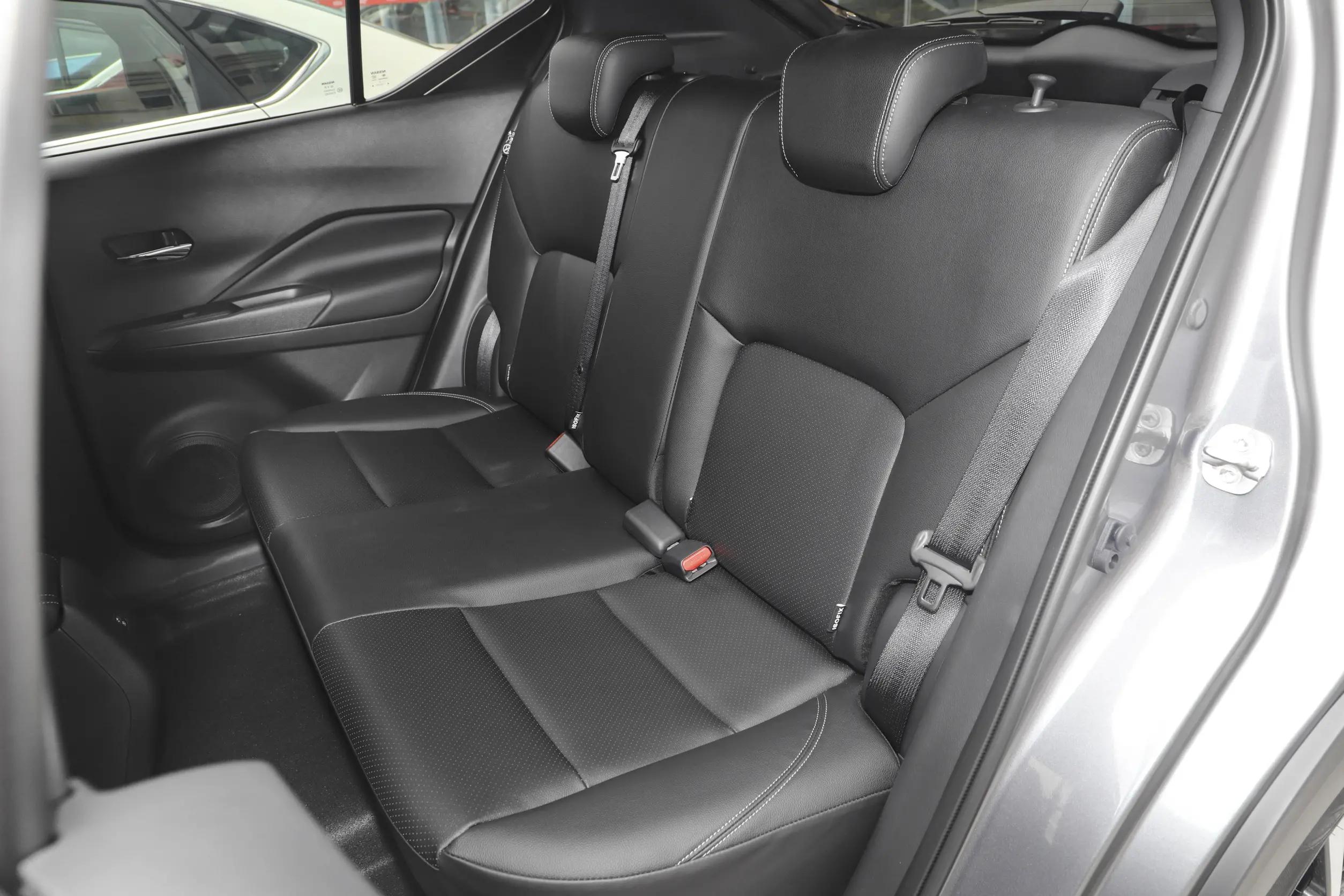 热门小型suv日产劲客,手动日产劲客