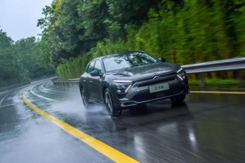 23款凡尔赛同级别车怎么样,两厢最漂亮的车凡尔赛