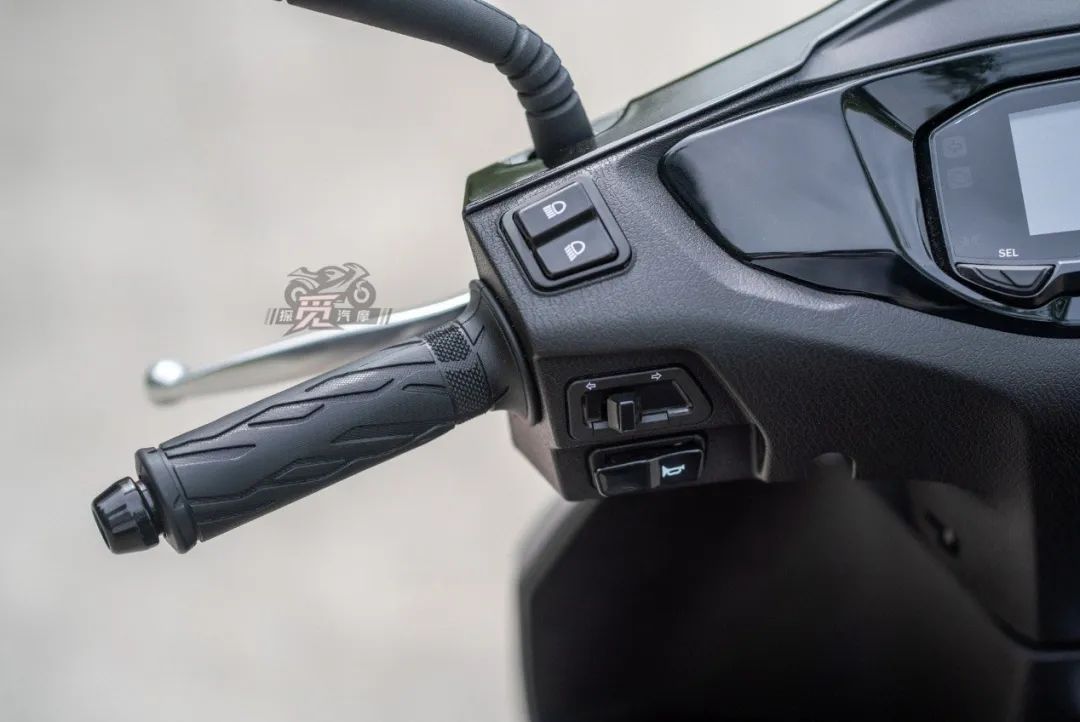 济南轻骑铃木uy125车多少钱,轻骑铃木uy125最新款多少钱