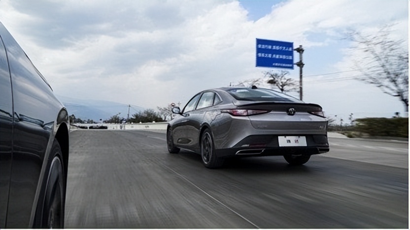 9.69万长安逸达有什么配置,长安逸达重新定义10w级家轿