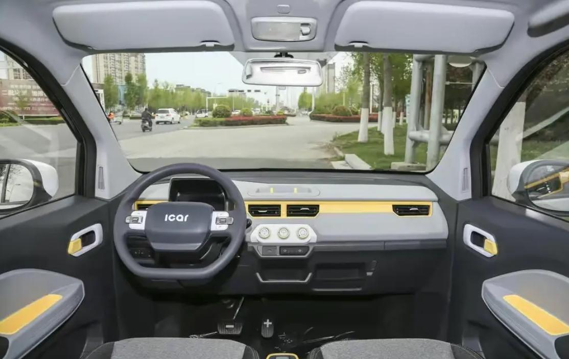 五菱宏光miniev和qq冰淇淋哪个好,qq冰淇淋和五菱宏光价格对比