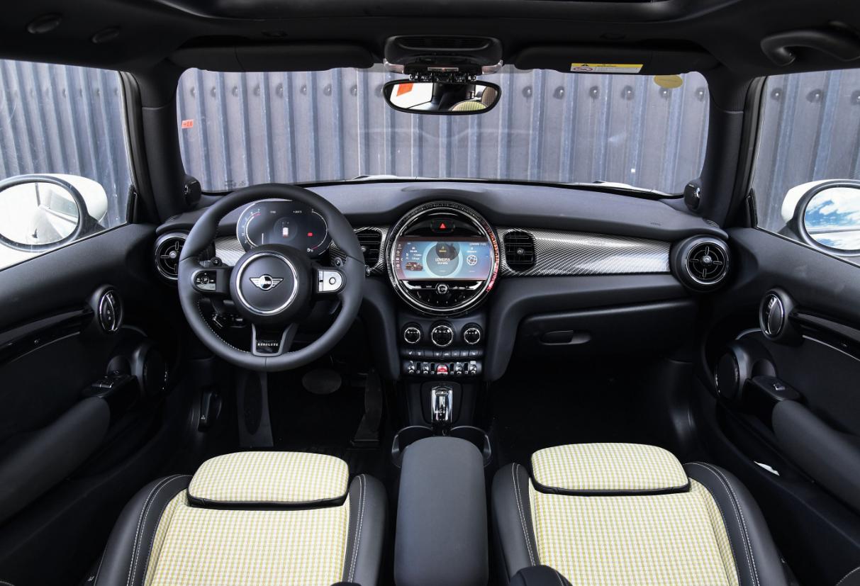 工薪阶层的女性适合开什么车,女生开什么车最合适新能源轿车