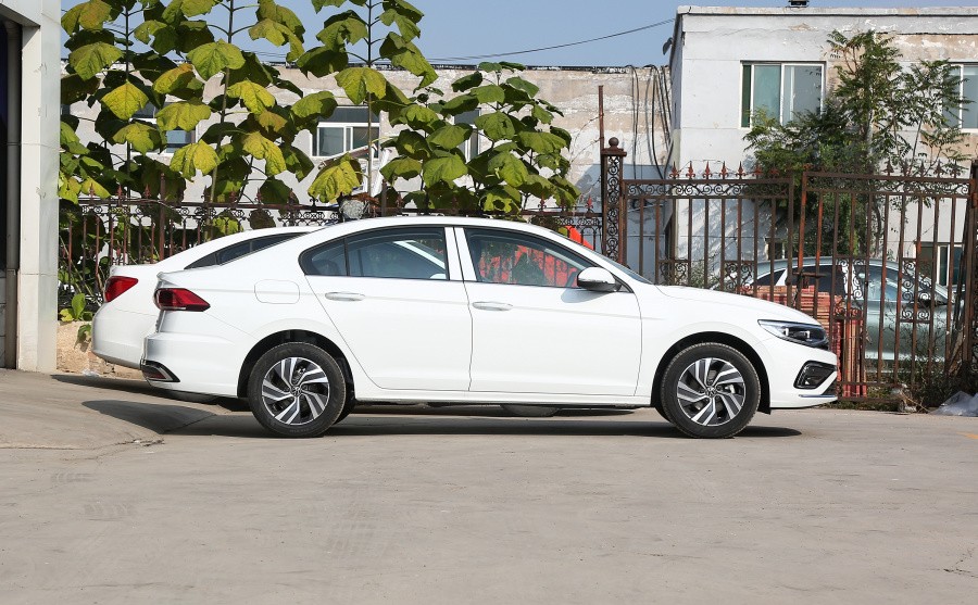 大众新宝来1.2t高速表现,大众新宝来属于运动型轿车吗