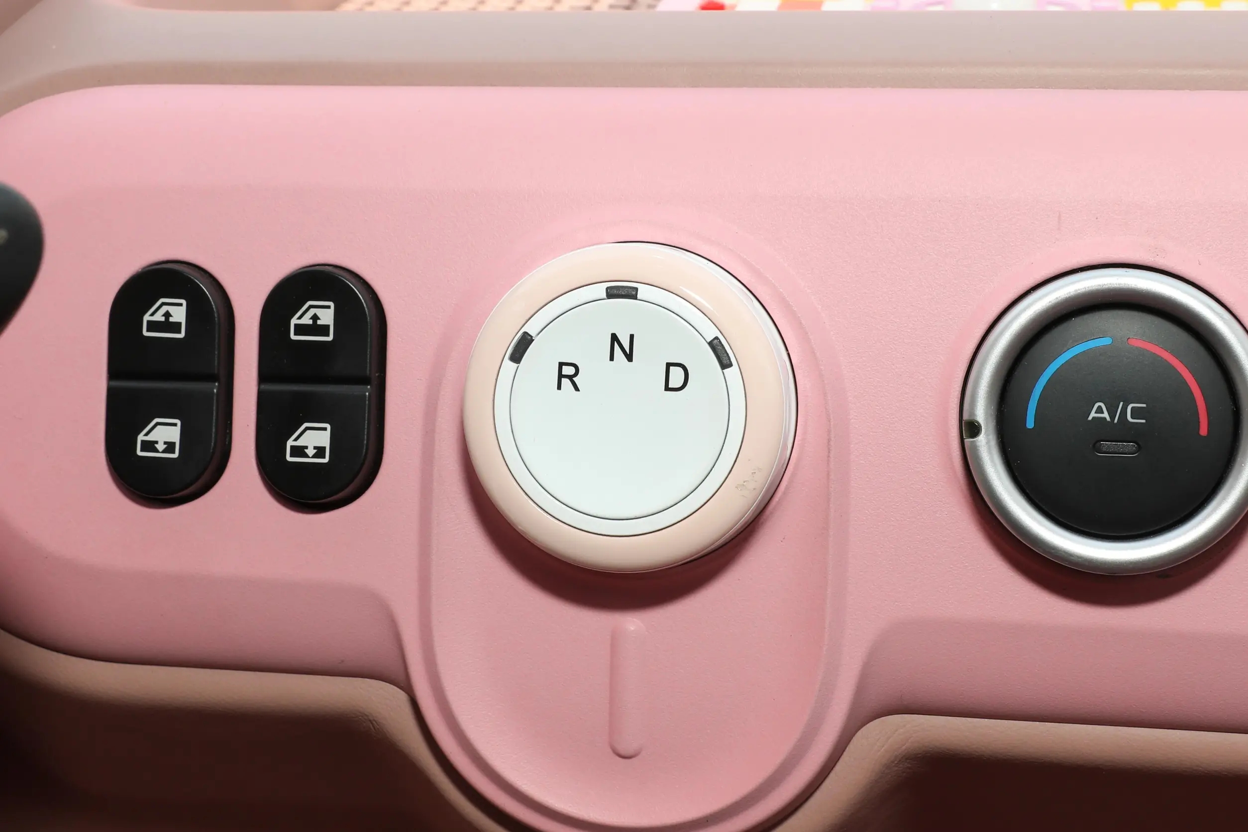 奔腾小马敞篷预定,奔腾小马提供敞篷版可选