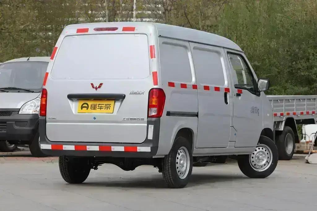 五菱之光的车怎么开,五菱之光小货车怎么样