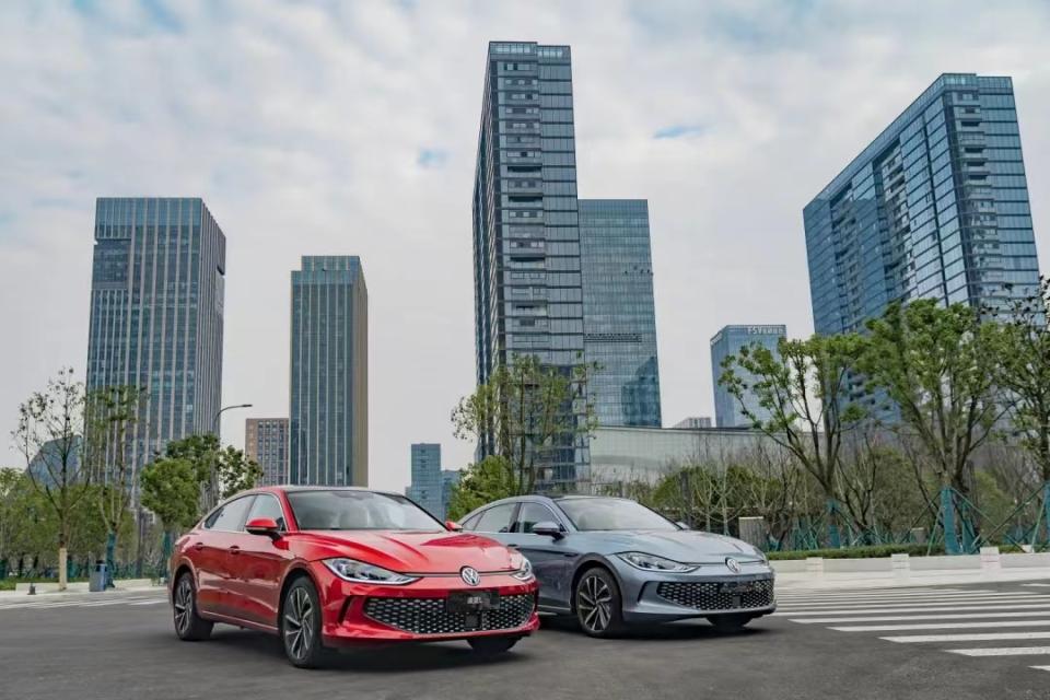 mg7至美优雅和凌渡酷辣对比,十五万左右高颜值的轿跑