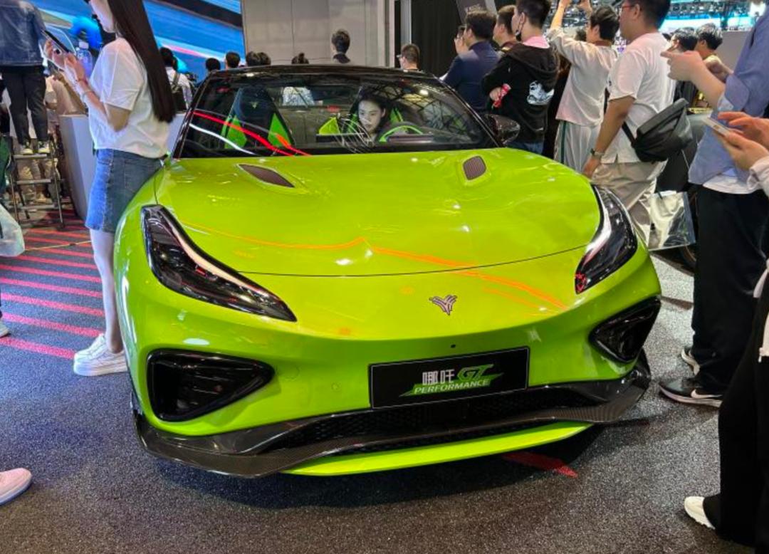 哪吒gt首付60000月供多少钱,24年哪吒gt无眉版是什么样子