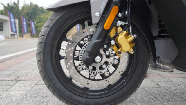 赛科龙rt2和125踏板有什么区别,赛科龙rt2属于大踏板还是中踏板