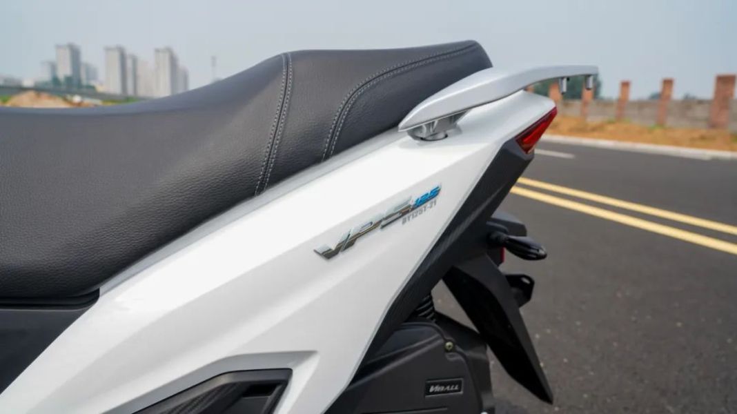 性价比很高的125风冷通勤踏板，9999元VPS125详细测评