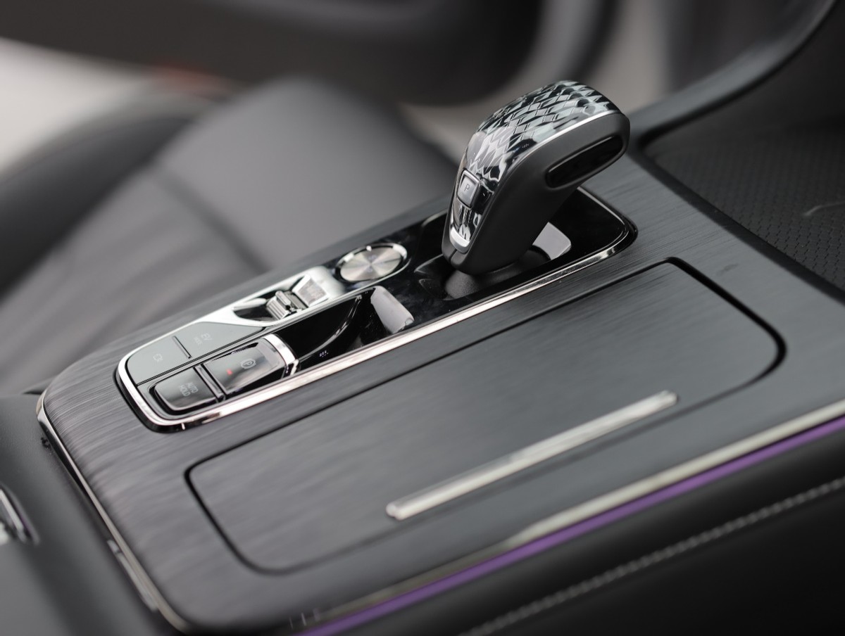 全新第二代gs8够霸气的,第二代gs8六座好还是七座好