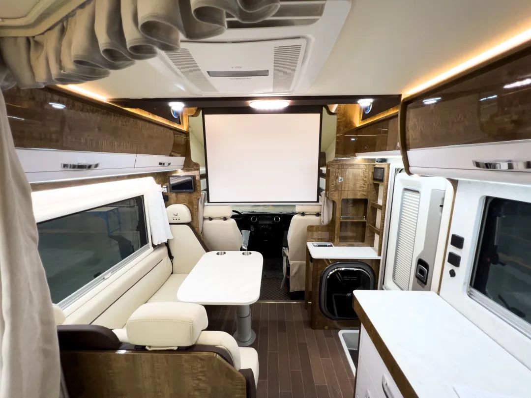 歌睿途c300双拓展房车价格,歌睿途无拓展c型房车