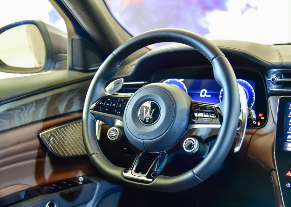 玛莎拉蒂grecalepk保时捷macan,玛莎拉蒂grecaletrofeo和保时捷macan