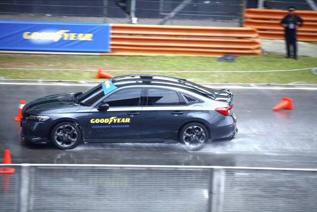 它让我恋上马来西亚雪邦国际赛道，固特异125周年带来的技术亮点爆棚了