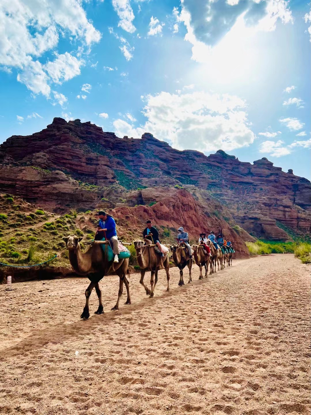 驾驶欧尚X5探索西域张掖的奇幻之旅！
