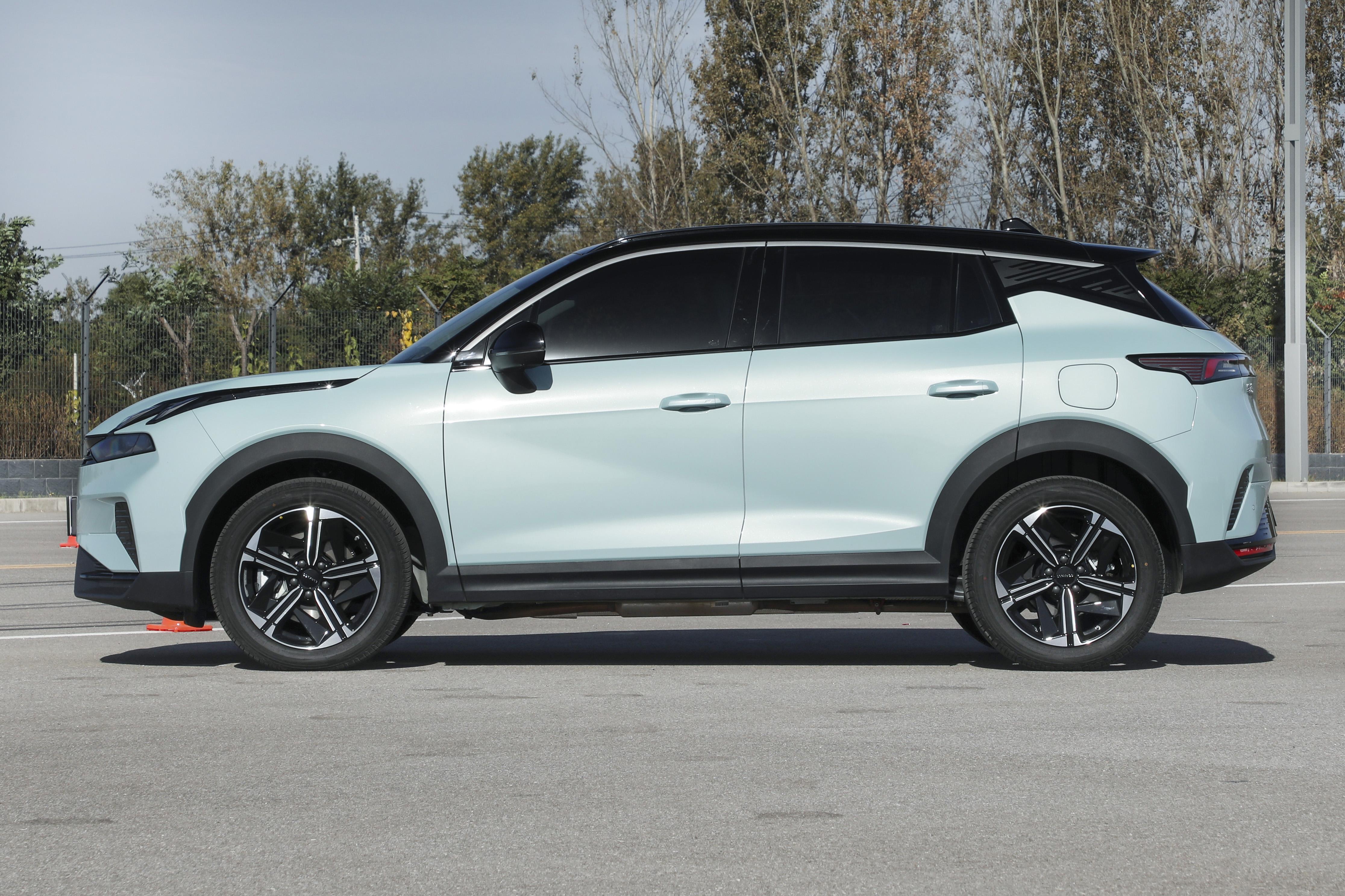 领克06em-p带你赴约每一场约会,领克06em-p新款上市价格