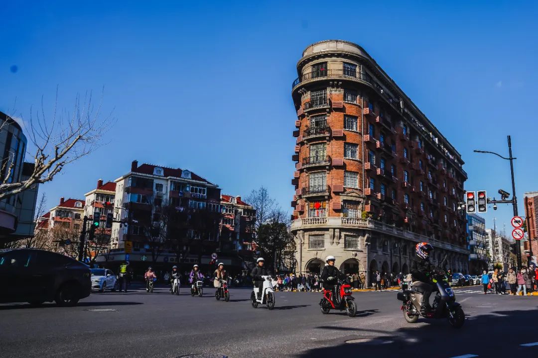 最受人喜欢的十款两轮电动车,复古跨骑两轮电动车