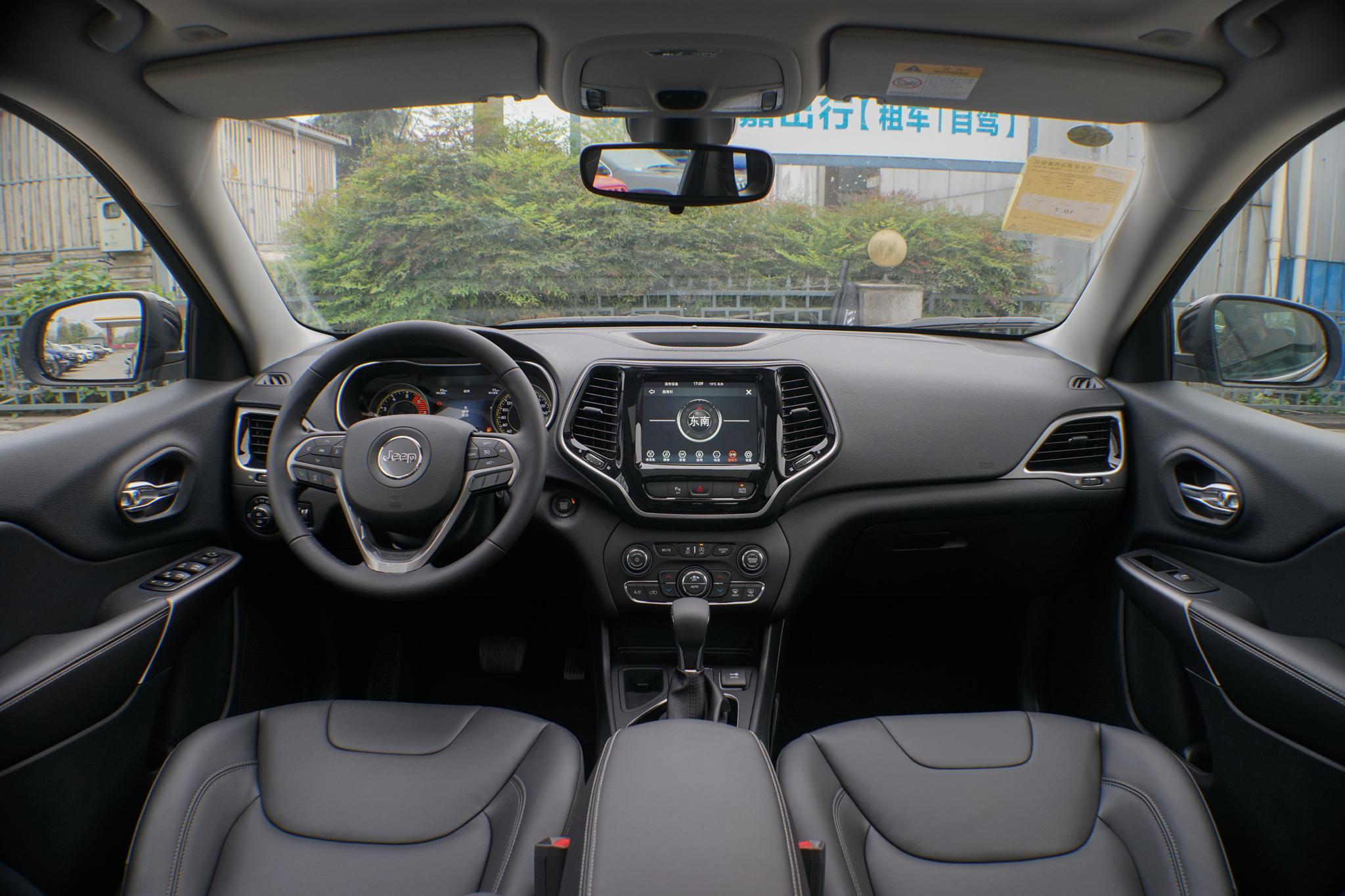 全新自由光值得买吗,外观时尚运动空间表现不错