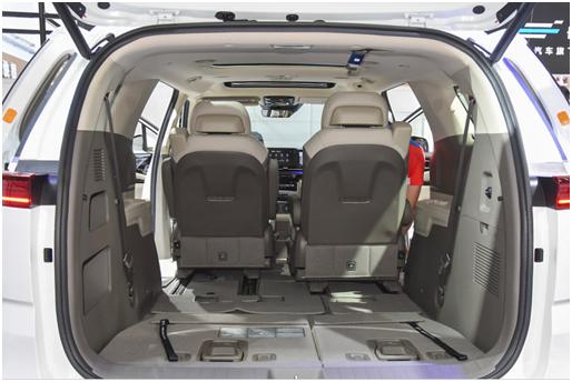 第四代嘉华哪款配置值得选,第四代嘉华大而舒适且实用