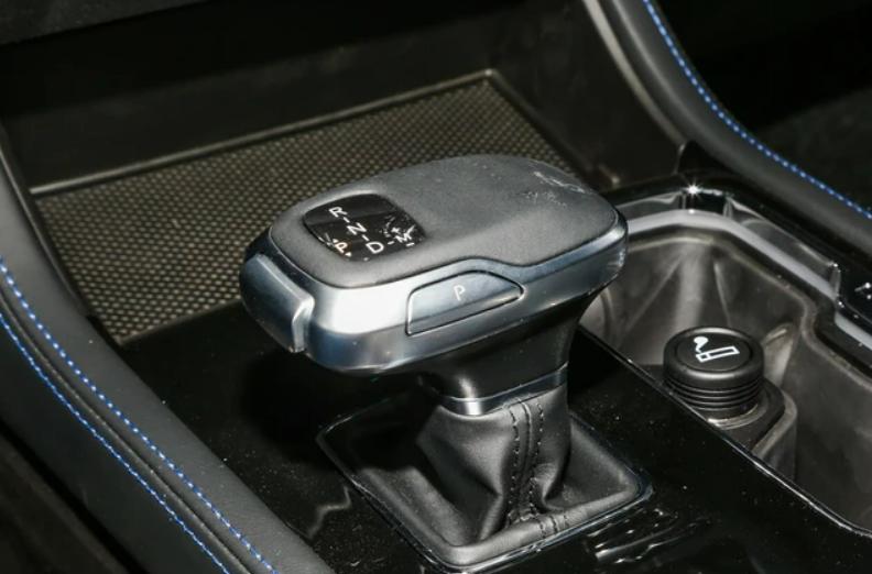 德系车动力升级,新款北京bj40刀锋英雄版静态体验