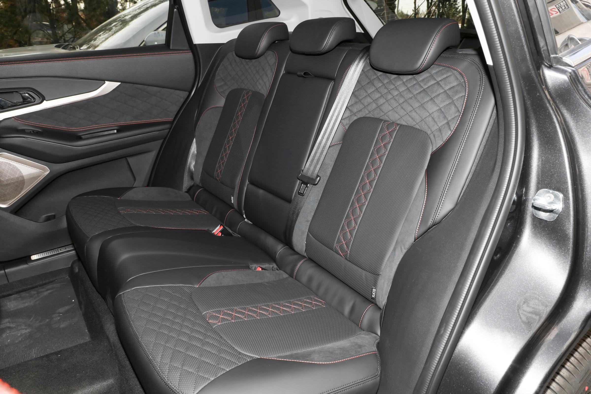 落地20万内性价比高的大七座suv,落地25万左右的五座中型suv推荐