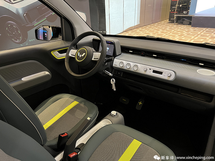 十万块的五菱miniev敞篷版值不值,买五菱miniev马卡龙版