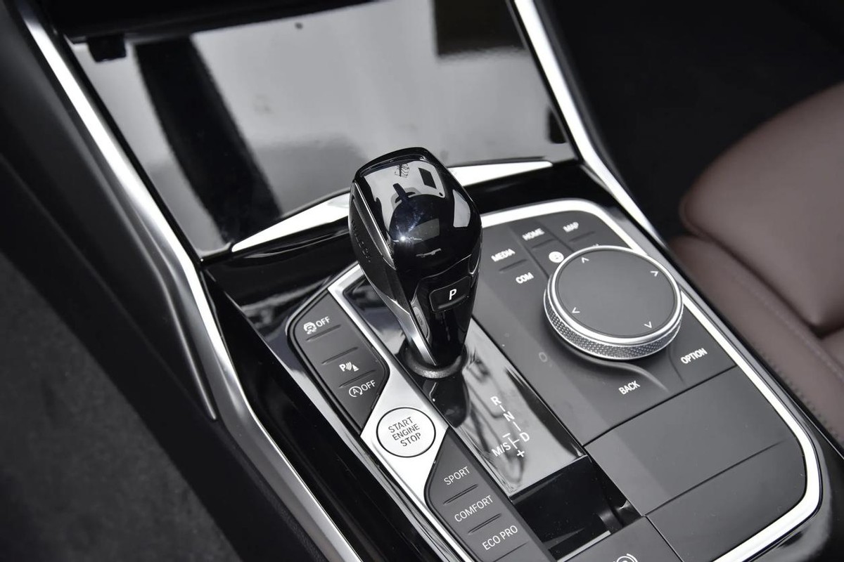 宝马320i18万公里值得购买吗,宝马320i运动套装报价