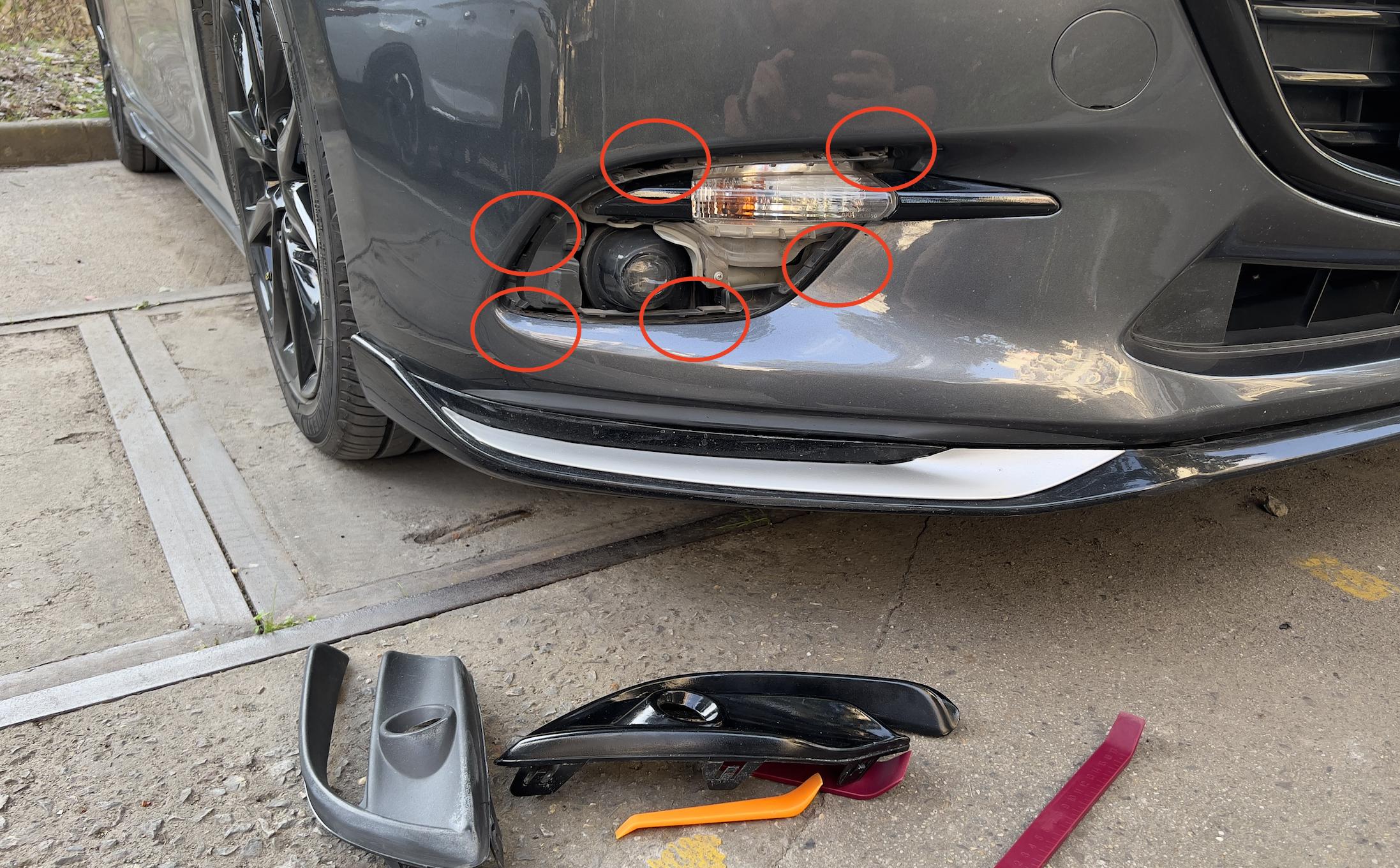 昂克赛拉改装前雾灯双色爆闪,昂克赛拉改装灯与原厂灯