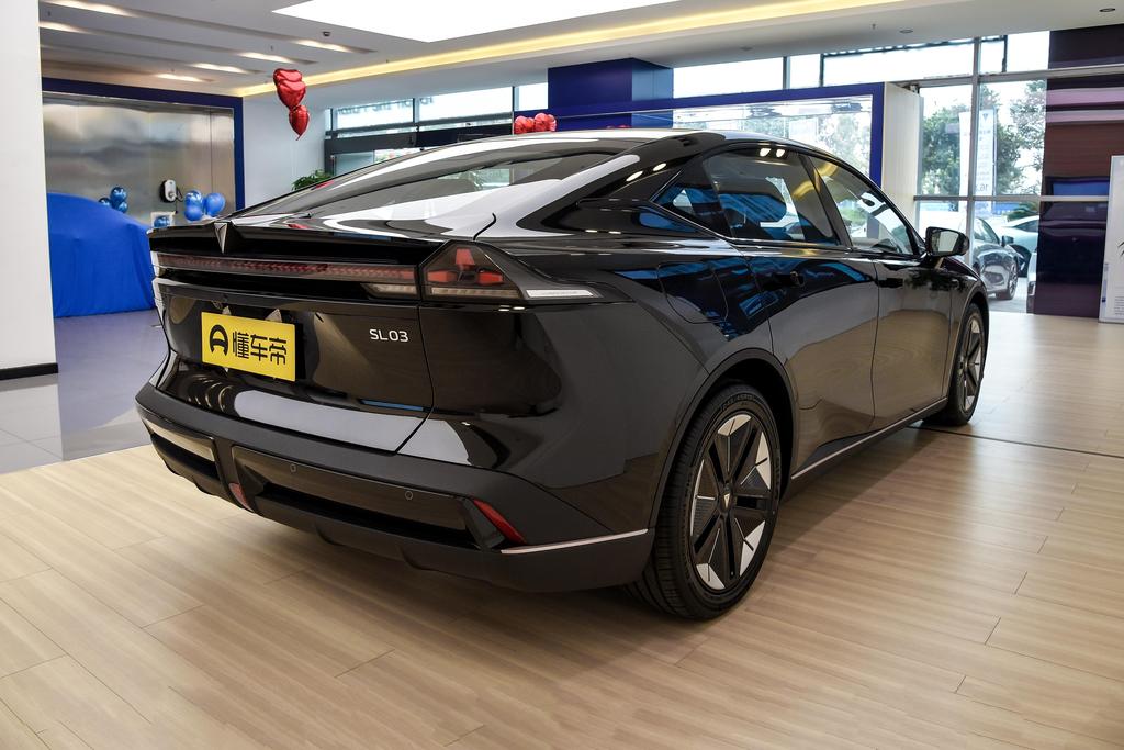 20万国产燃油轿车的王炸,最新款吉利王炸轿车