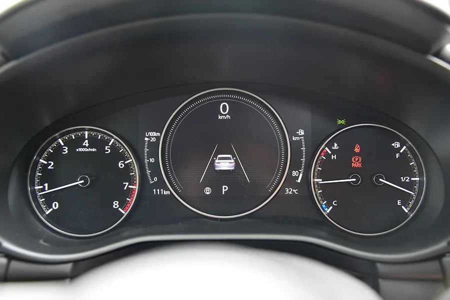 马自达3时尚版,马自达3昂克赛拉和宝马1系