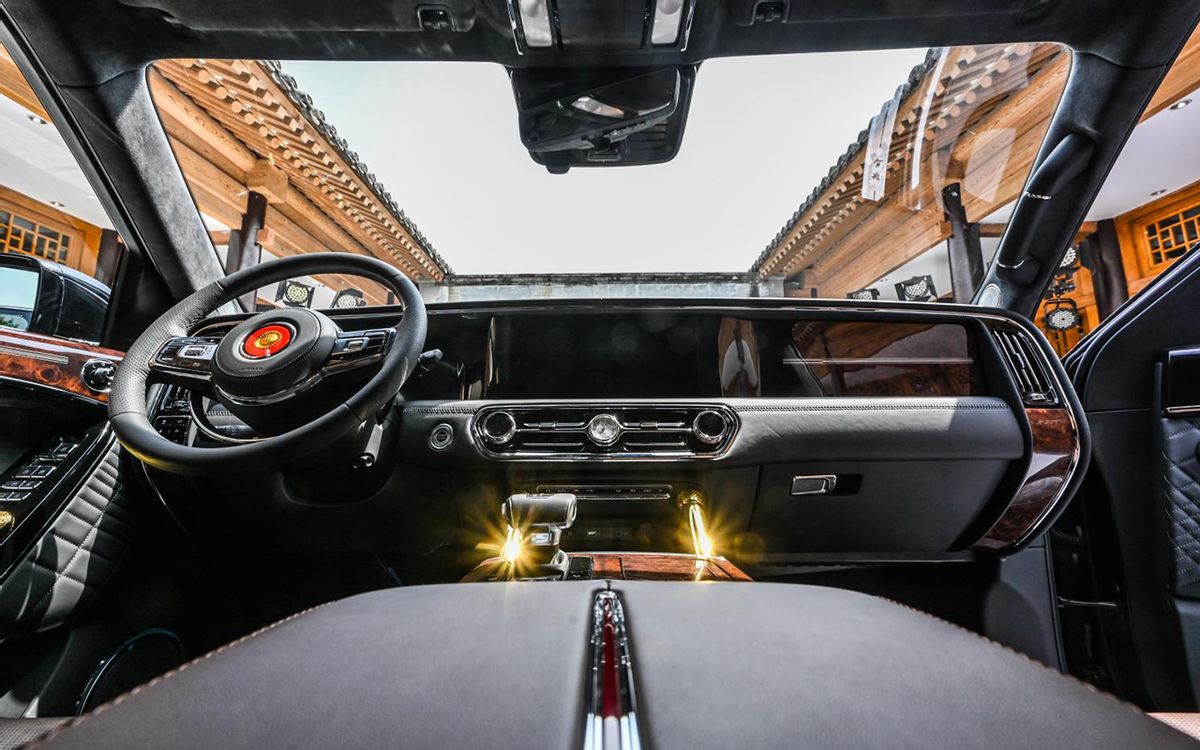 这是要上天的节奏：红旗LS7“内部品鉴”16.4升的油耗看看就好！