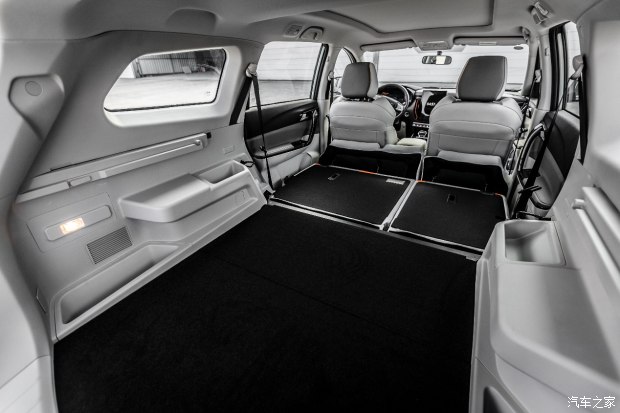 东风风行t5马赫版和荣威rx5哪个好,东风风行t5马赫版橘色