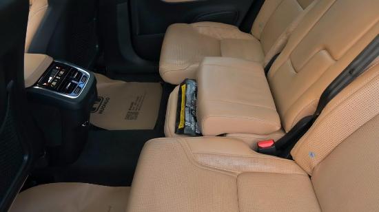 纯电suv和燃油suv走烂路谁更强,纯电suv和纯电轿车哪个好