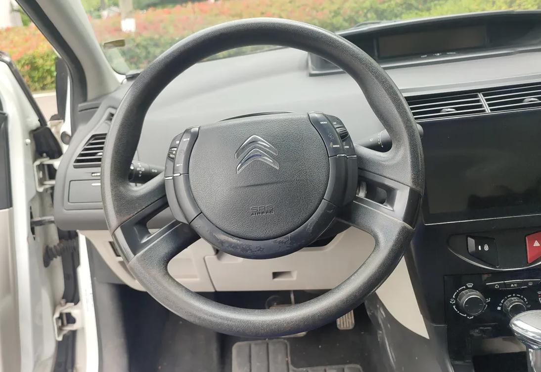 世嘉12款与13款区别,13款雪铁龙世嘉值得买吗