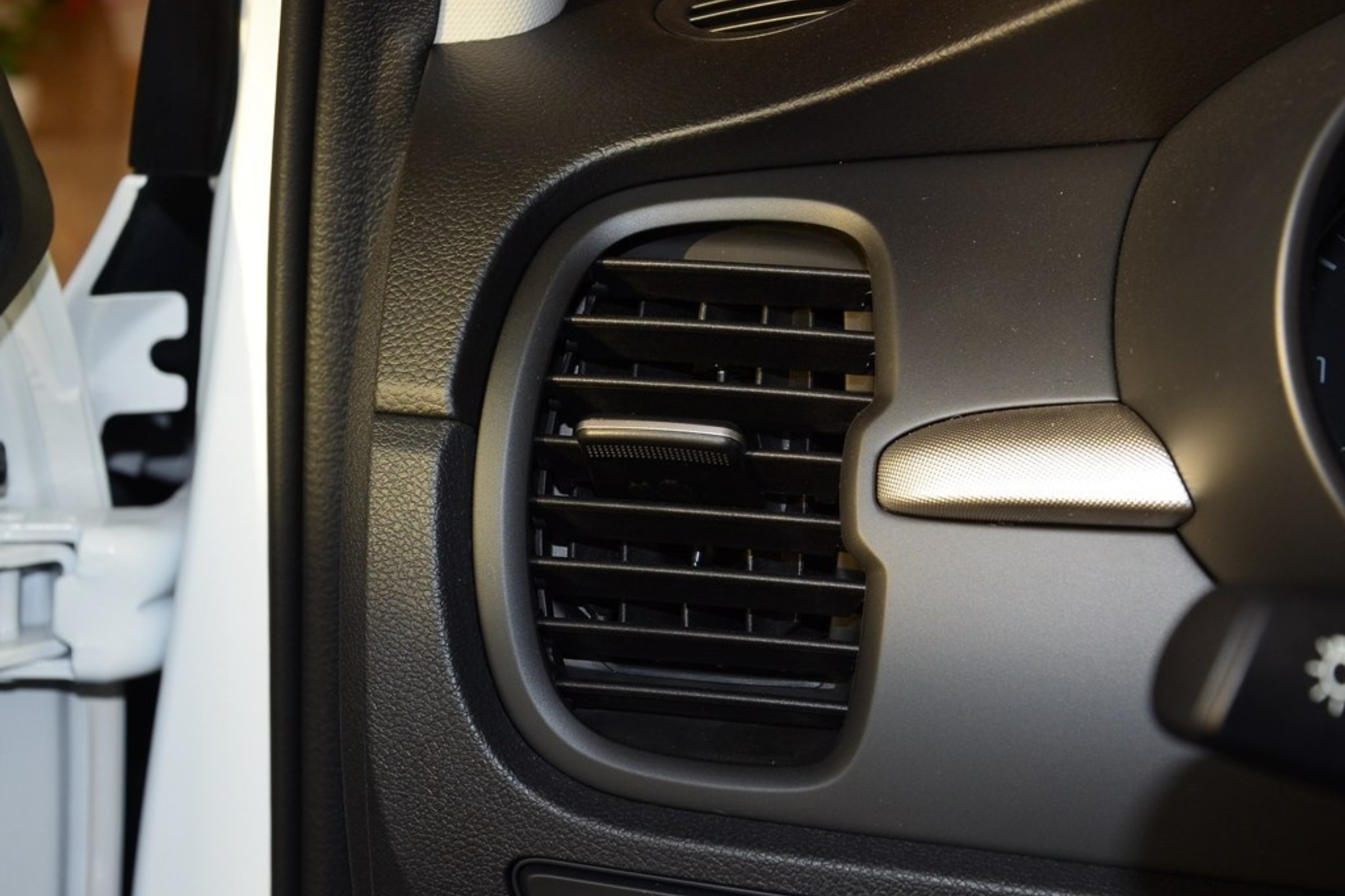 新款起亚k2最低价是多少,起亚K2车价