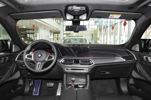 搭载4.4T600马力V8发动机，零百加速3.9秒，宝马X6M表现如何？
