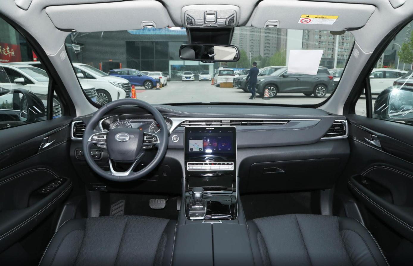 广汽传祺gs5空间测试,新款广汽传祺gs5值不值得买