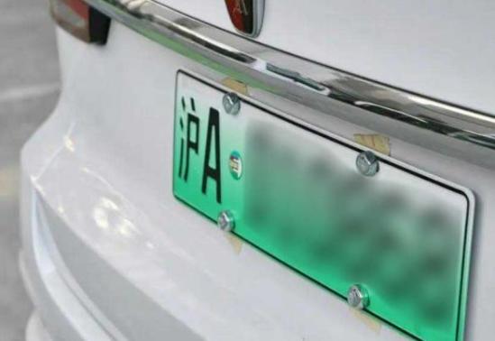 xc60沃尔沃银灰色,豪华猎手沃尔沃xc60