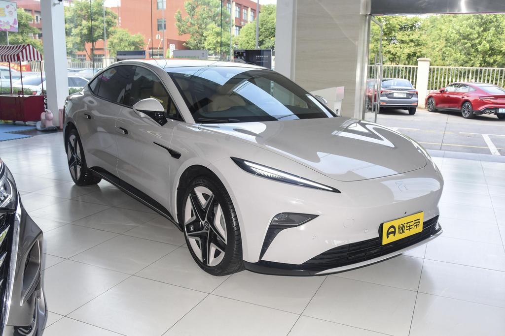 飞凡F7上牌,纯电车飞凡f7值不值得买