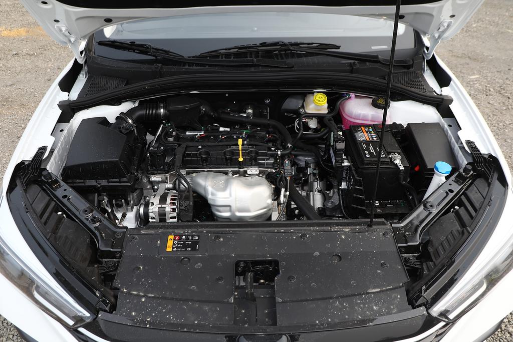 荣威i5这款车家用实惠吗,荣威i5和桑塔纳手动挡哪个省油