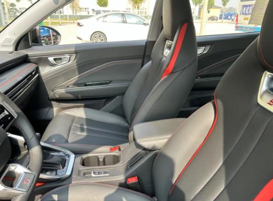 五菱星驰小型suv多少钱,五菱星驰suv2023款图片