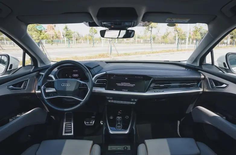 奥迪q5e-tron对比modely,奥迪e-tron和q5e-tron区别