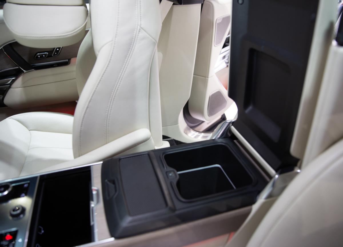 四座的路虎揽胜,豪华版与科技版