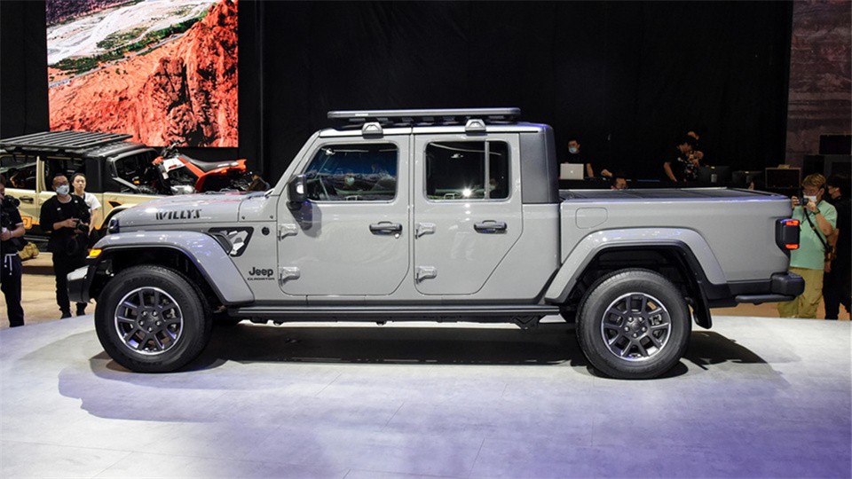 jeep角斗士新车多少钱,Jeep角斗士售价暴跌