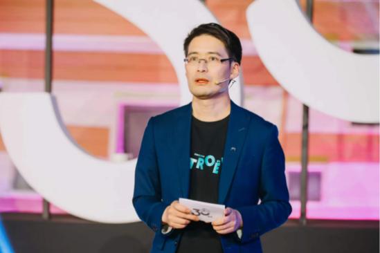 坚持以客户为中心的服务理念,坚持以客户为中心的企业文化